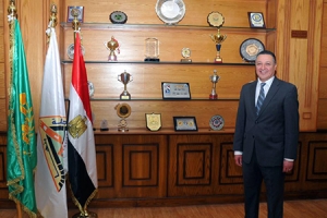 رئيس جامعة بنها يهنئ الرئيس السيسي بالعام الميلادي الجديد 2021