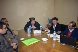 رئيس جامعة بنها يبحث سبل التعاون مع مدير علاقات شركة هواوي الصينية في مجالات المعلومات والاتصالات